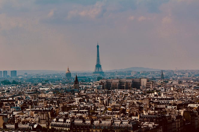 a picture of paris where you can see the eifeltower