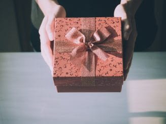 GET THE BEST GIFT IDEAS FOR YOUR GIRLFRIEND 2018